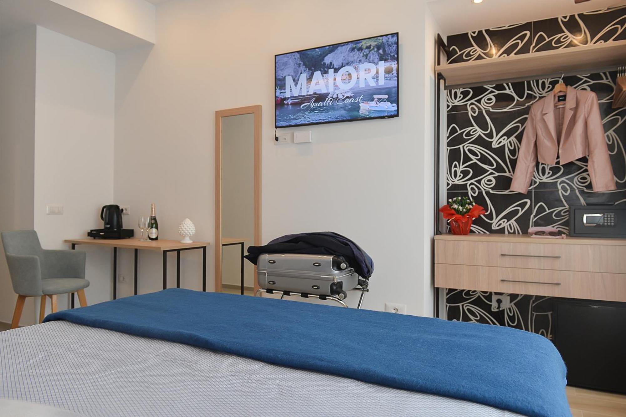 Charming Rooms Amalfi Coast Maiori Luaran gambar