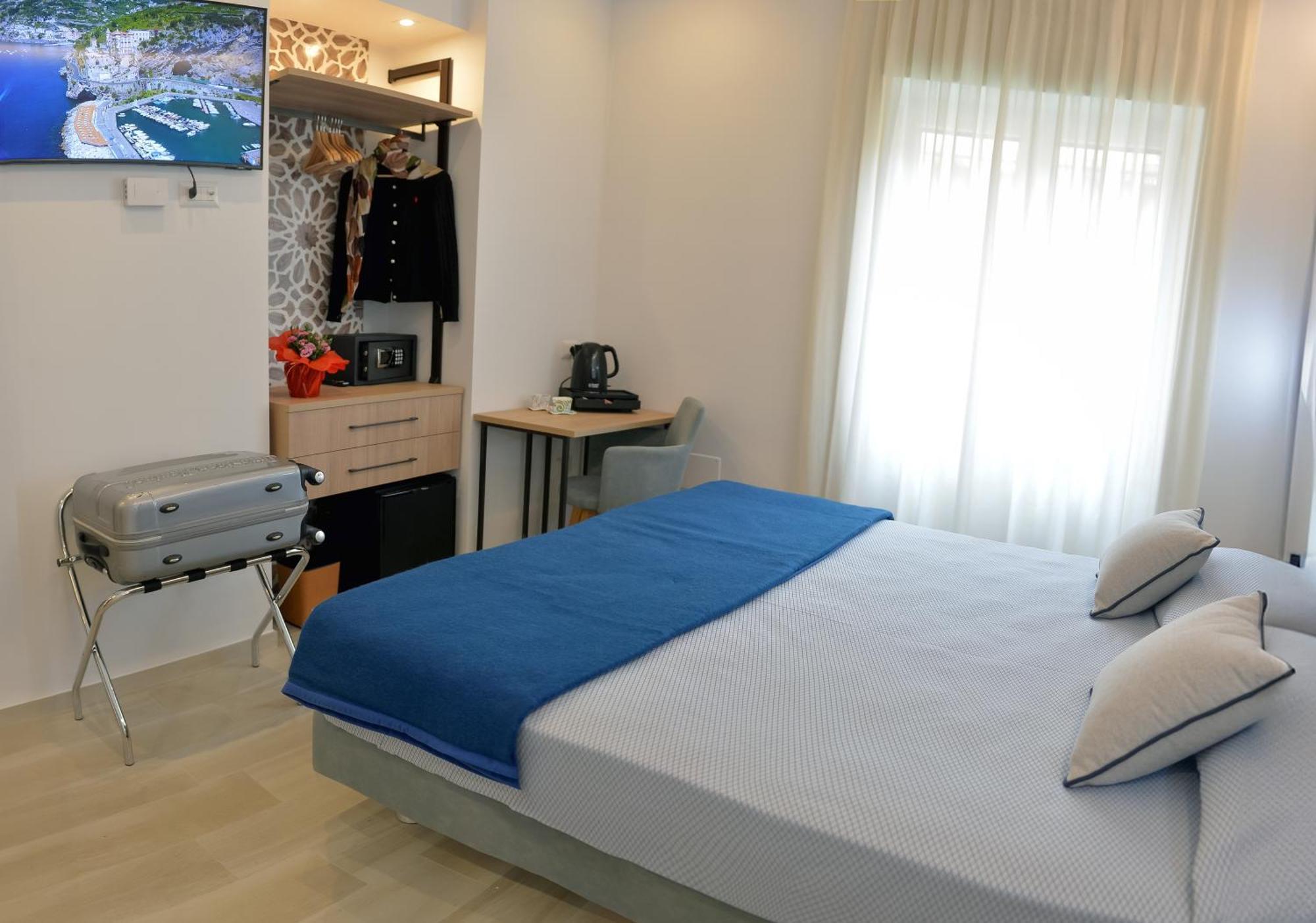 Charming Rooms Amalfi Coast Maiori Luaran gambar