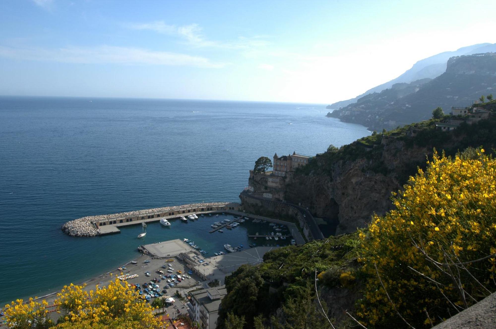 Charming Rooms Amalfi Coast Maiori Luaran gambar