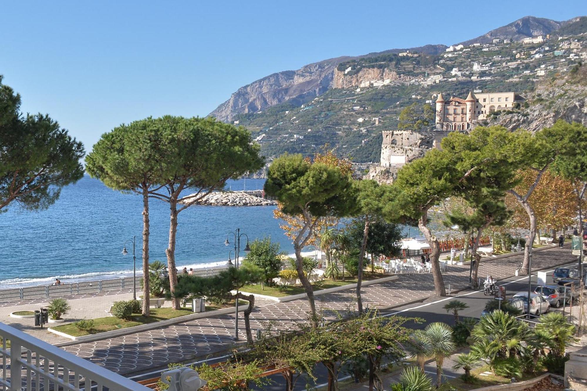 Charming Rooms Amalfi Coast Maiori Luaran gambar